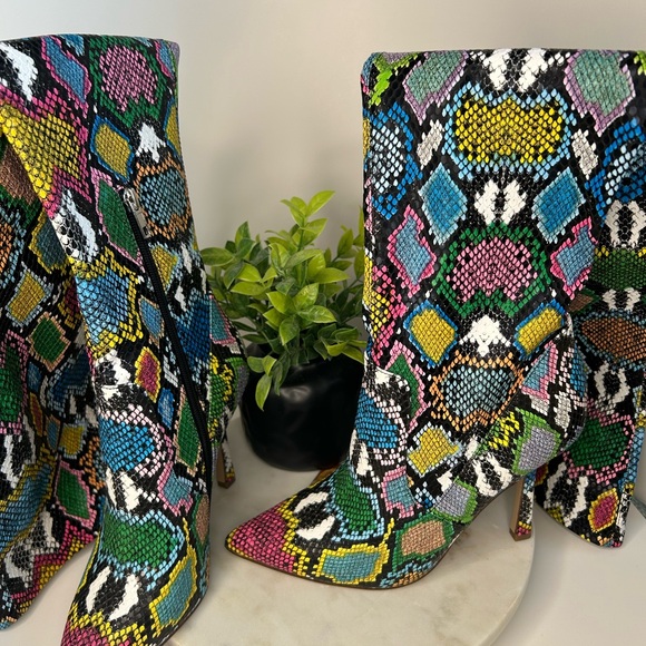 Steve Madden Multicolor Snakeskin Heeled Boots/ only worn once - Picture 3 of 3